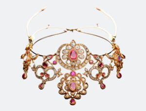 Medium clipping Path Service